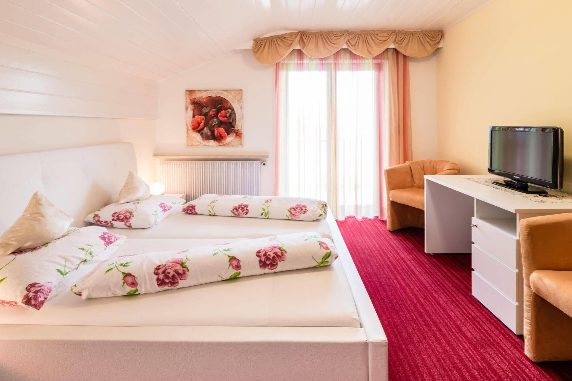 Hotel Gschwangut Lana Εξωτερικό φωτογραφία